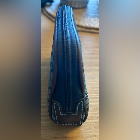 Coach Signature Small Zipper Fabric Pouch Coin Purse 
Cosmetic Pouch - Picture 5 of 10